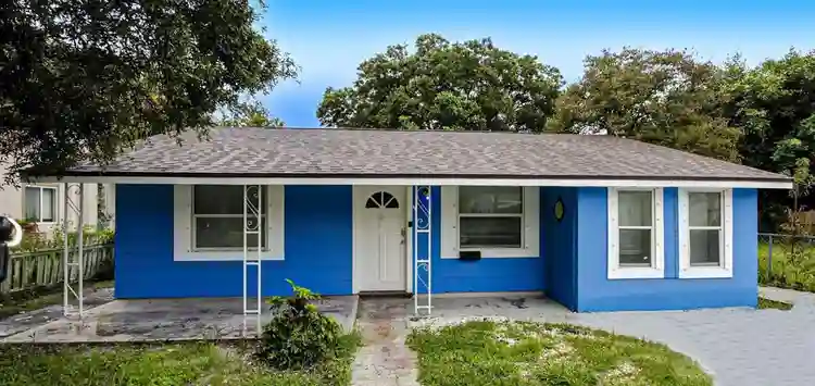 6 BR in St. Petersburg