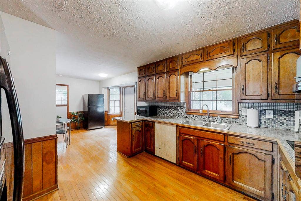 9 BR in Stone Mountain