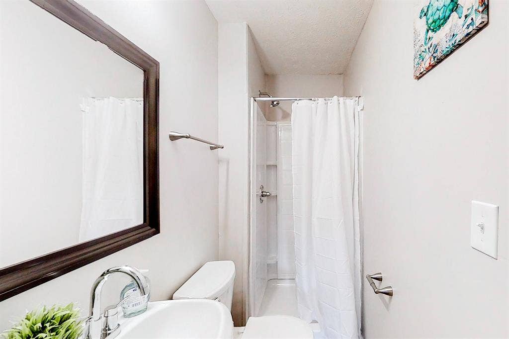 9 BR in Stone Mountain