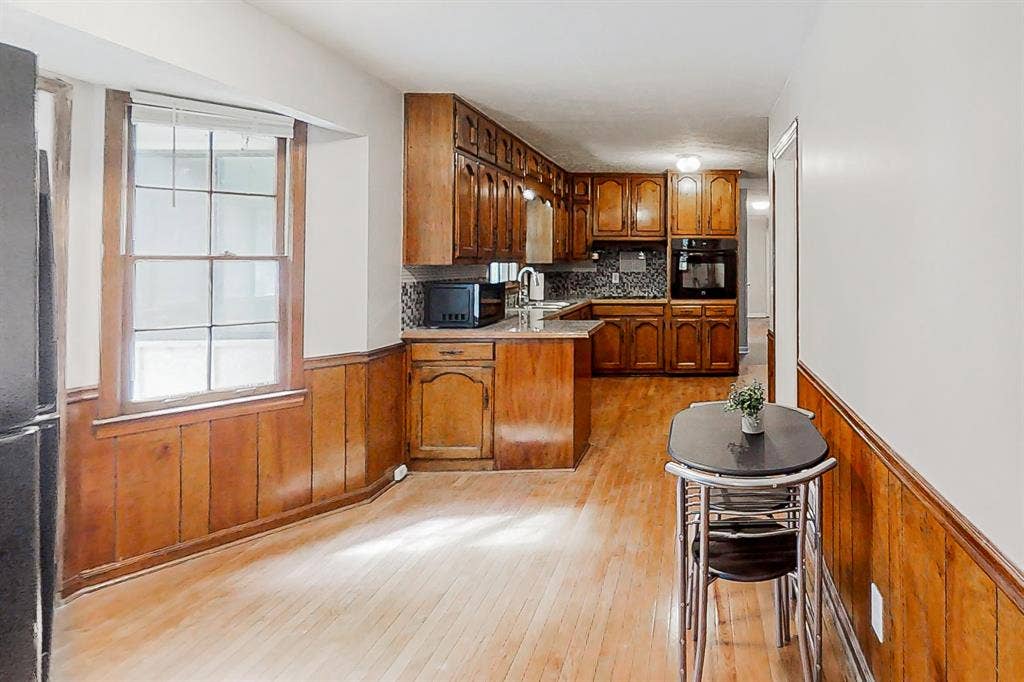 9 BR in Stone Mountain