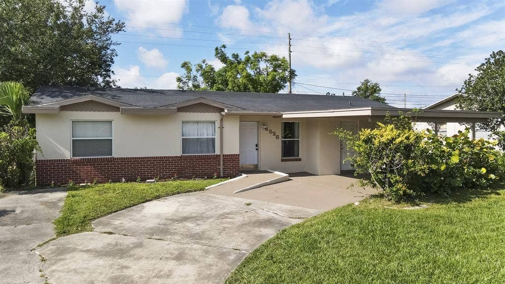 6 BR in Orlando