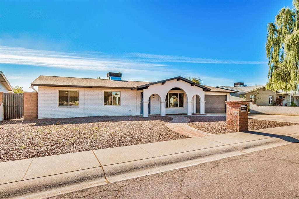 8 BR in Phoenix
