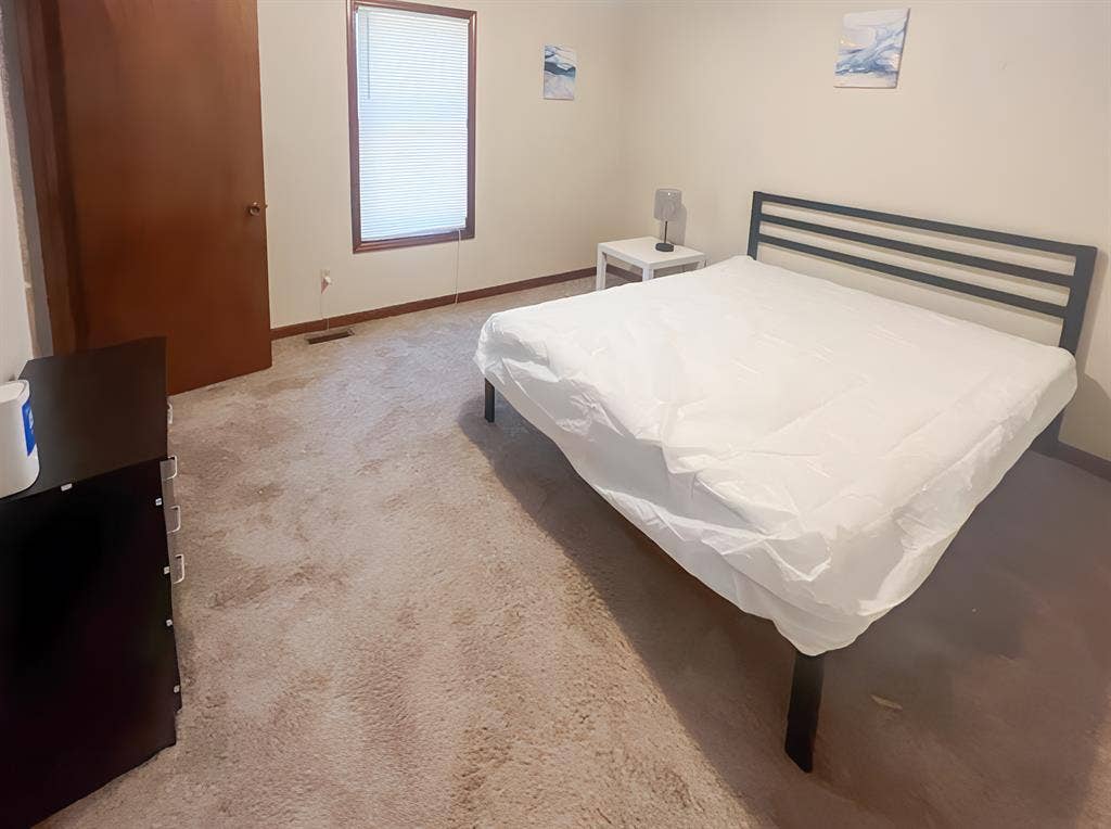 8 BR in Stone Mountain