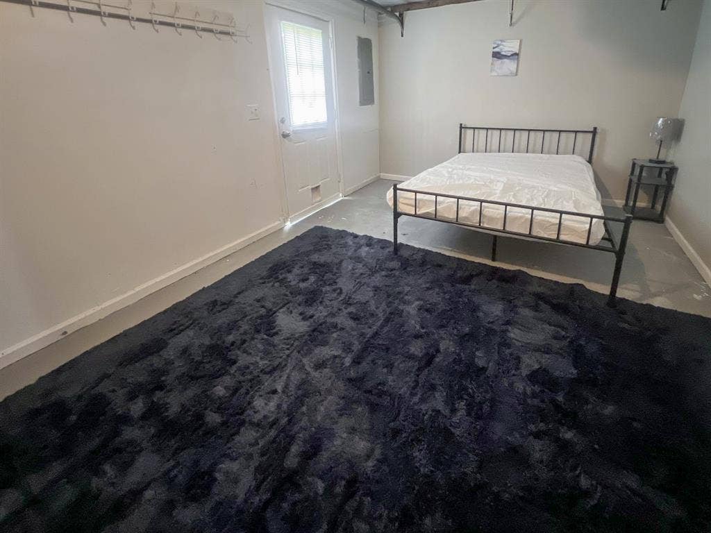 9 BR in Stone Mountain