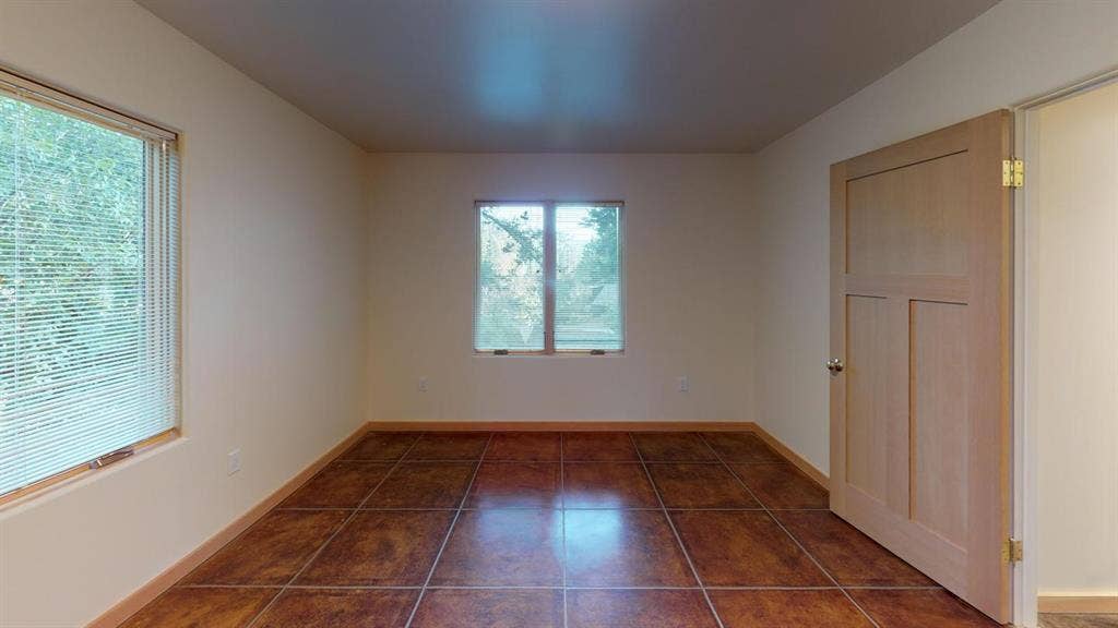 1 BR in Oakland