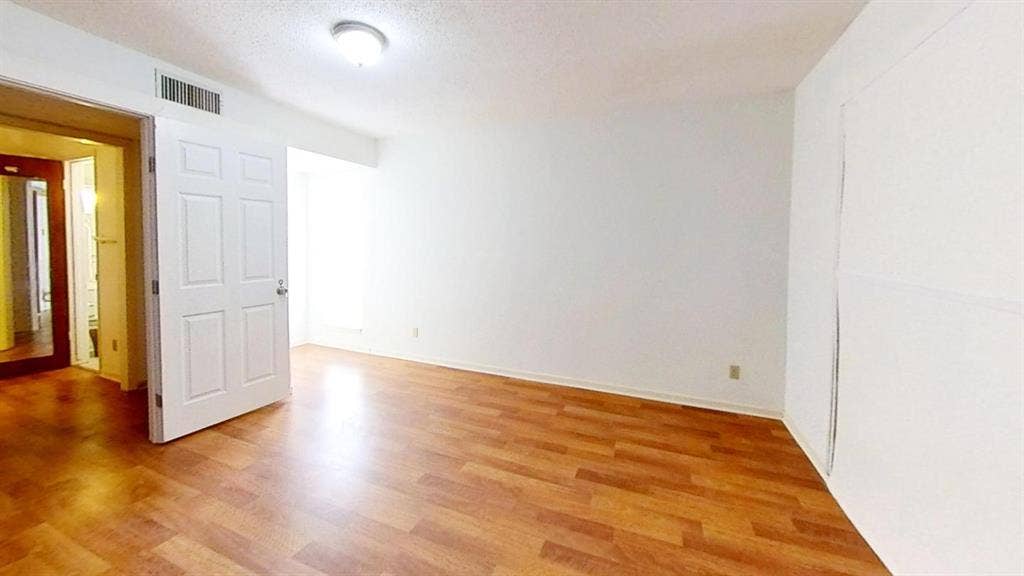 1 BR in Arlington