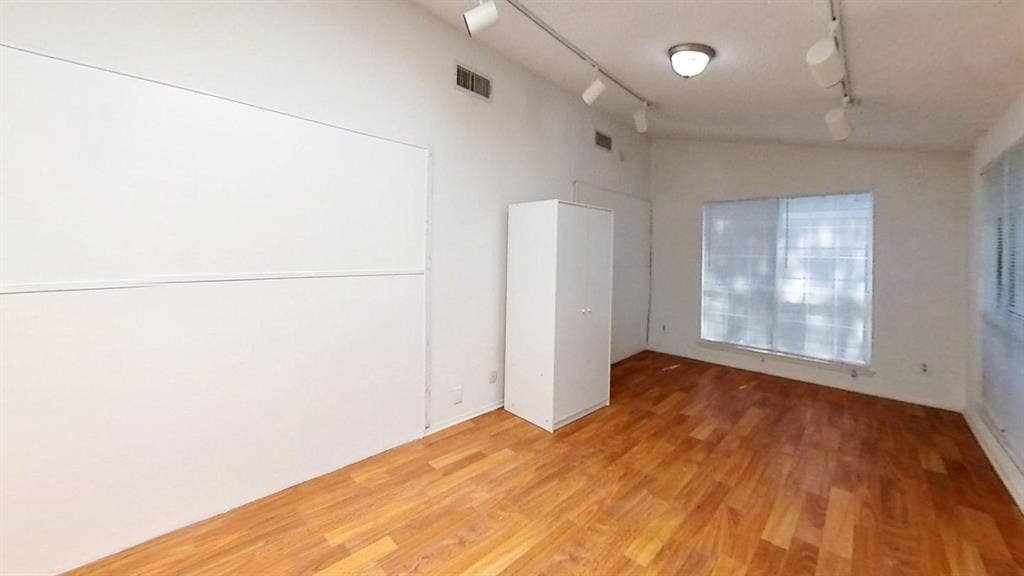 1 BR in Arlington
