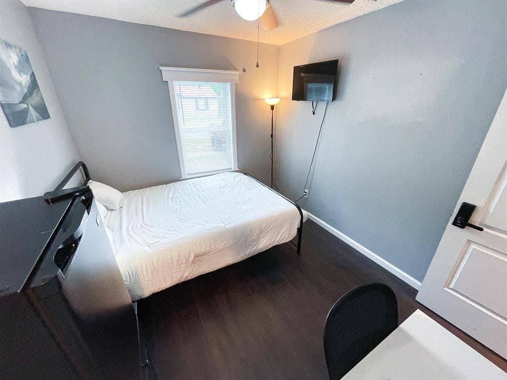 6 BR in Jacksonville