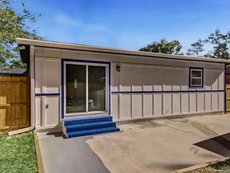 6 BR in Jacksonville