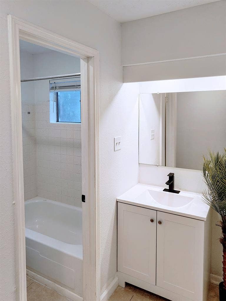 8 BR in Houston