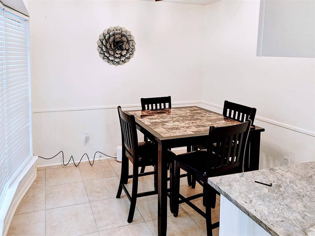 8 BR in Houston
