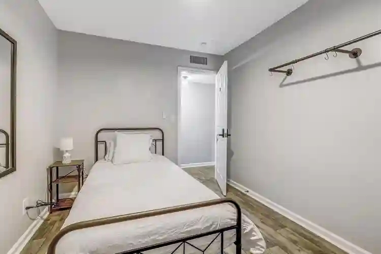 6 BR in Jacksonville