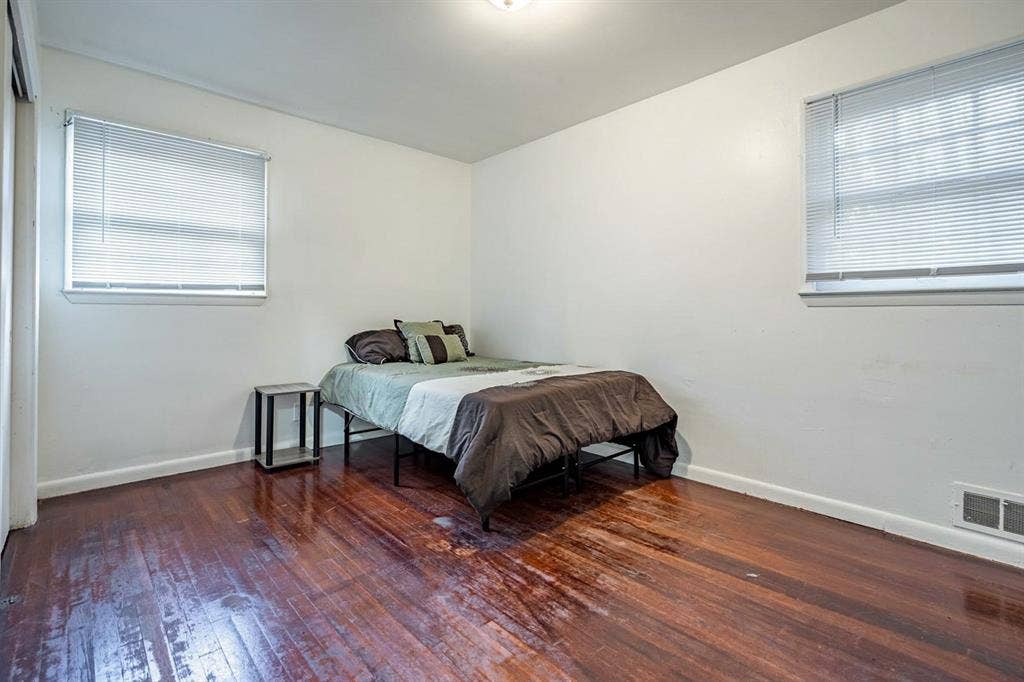 6 BR in College Park