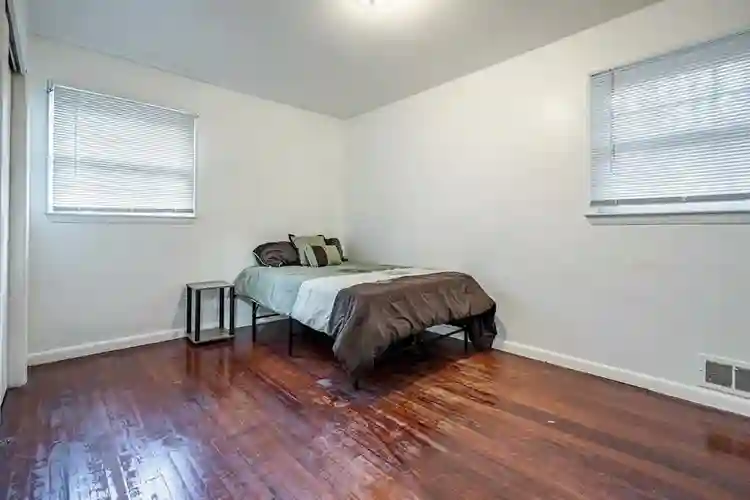 6 BR in College Park