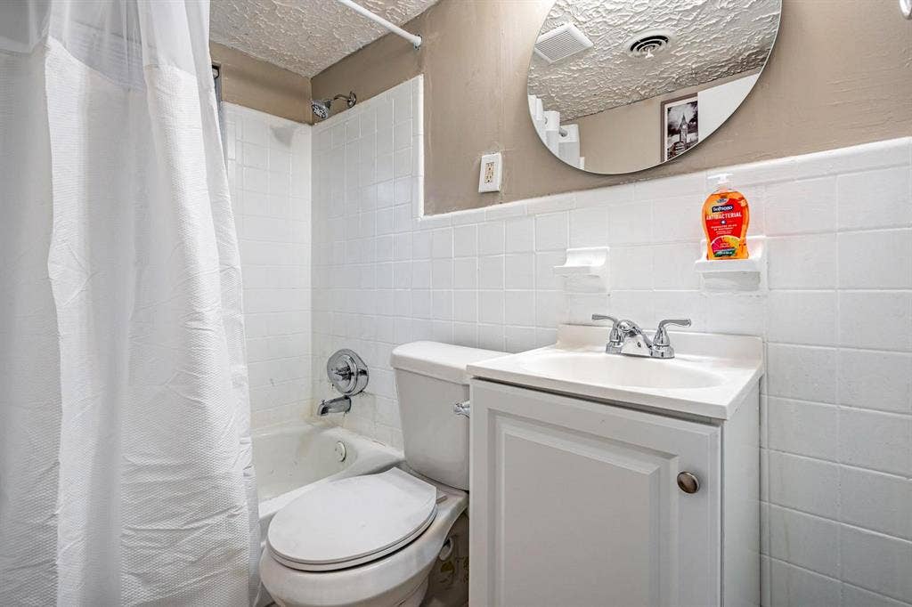 6 BR in College Park