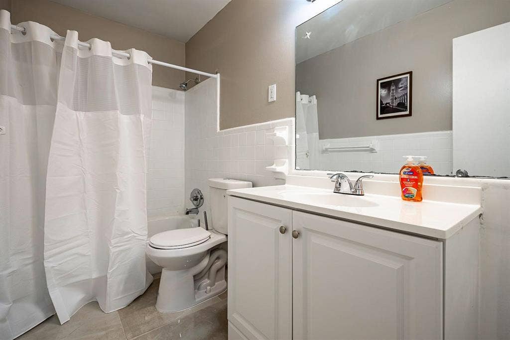 6 BR in College Park