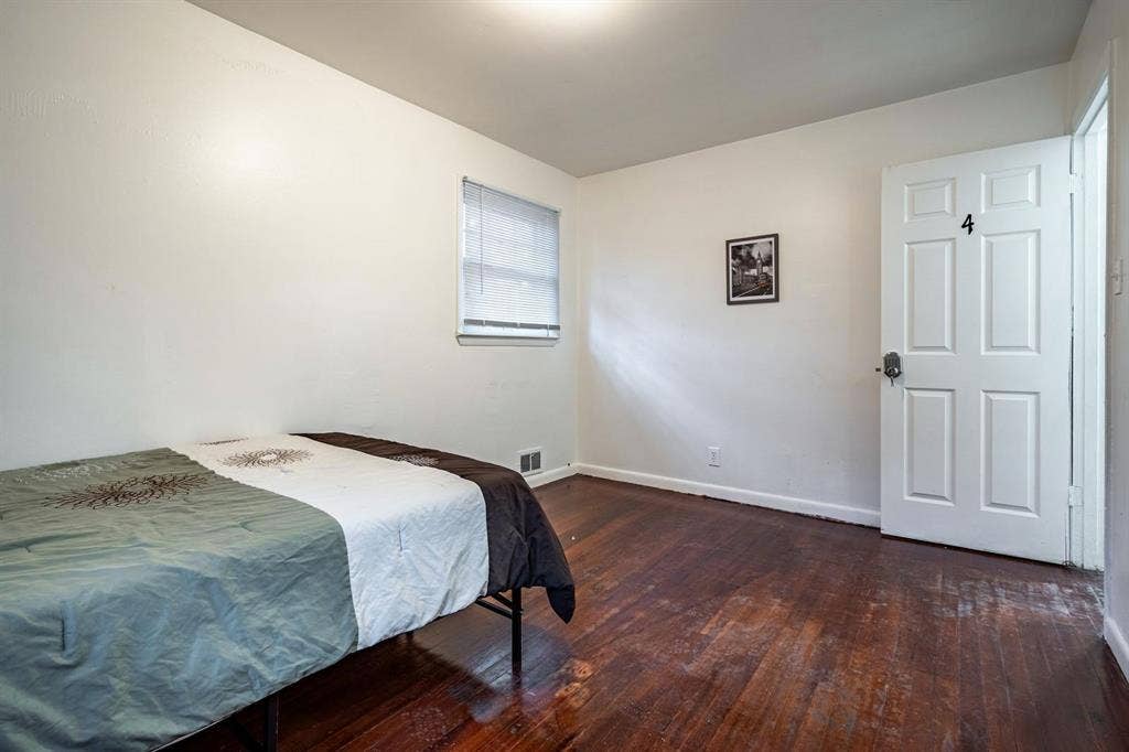 6 BR in College Park