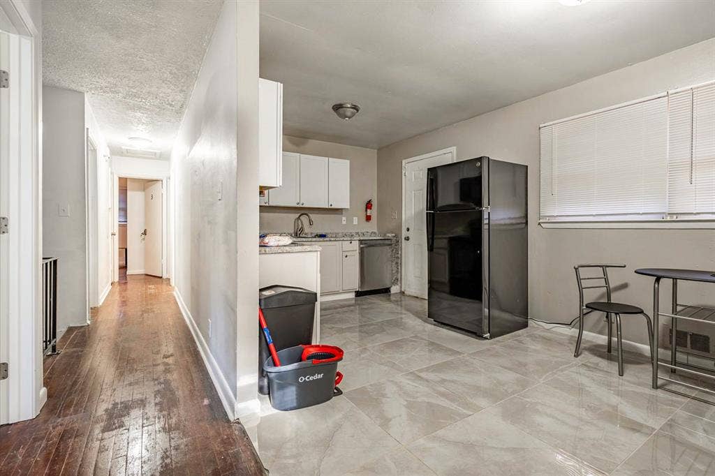 6 BR in College Park