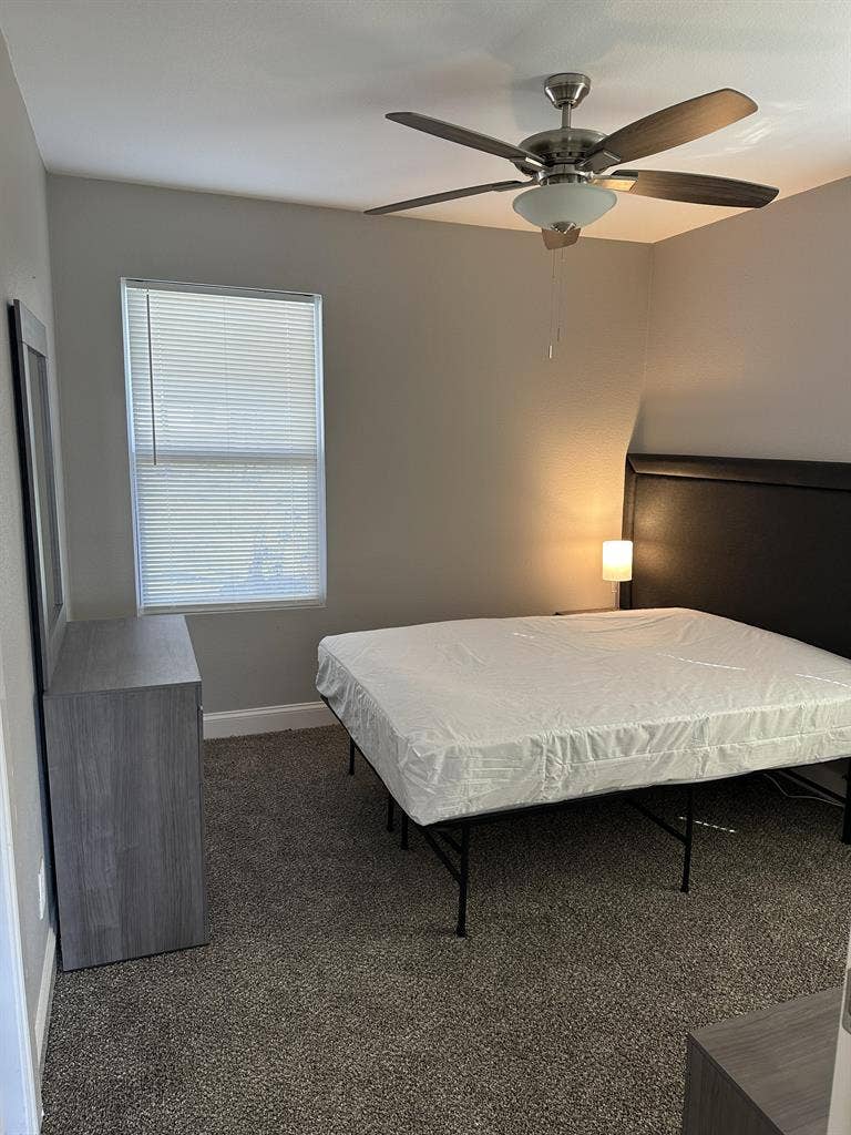 4 BR in Arlington