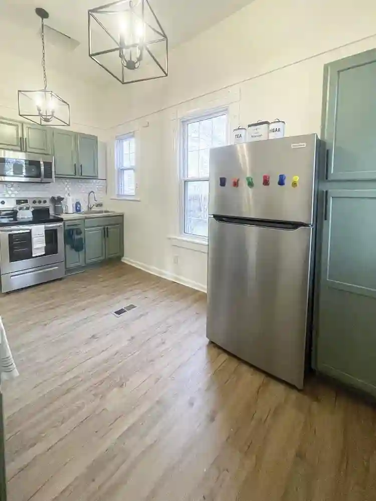 4 BR in Richmond