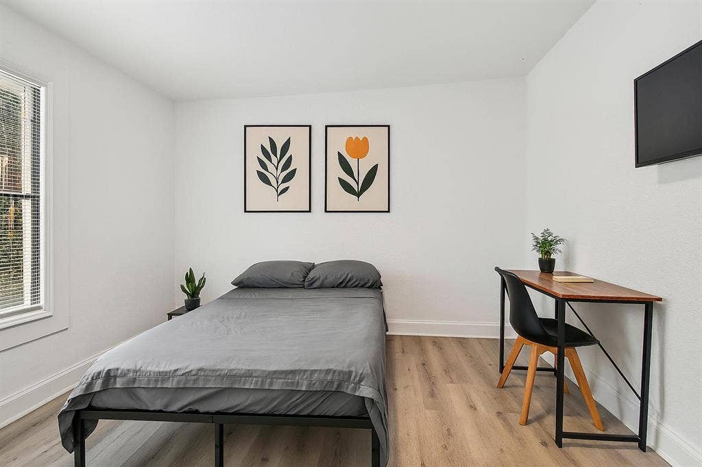 12 BR in St. Petersburg