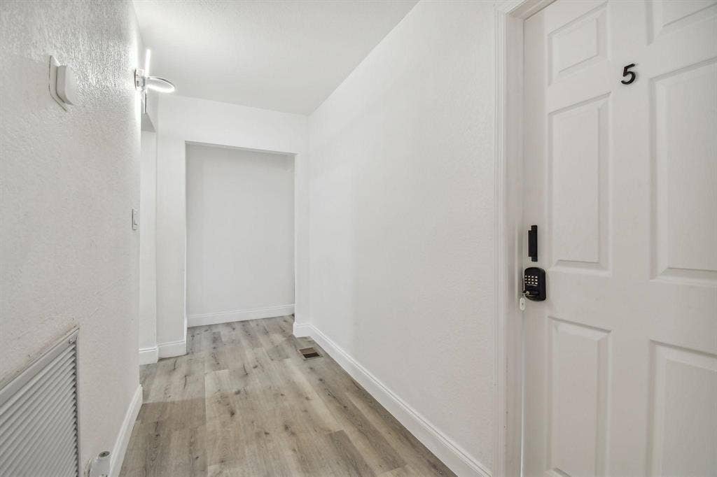 12 BR in St. Petersburg