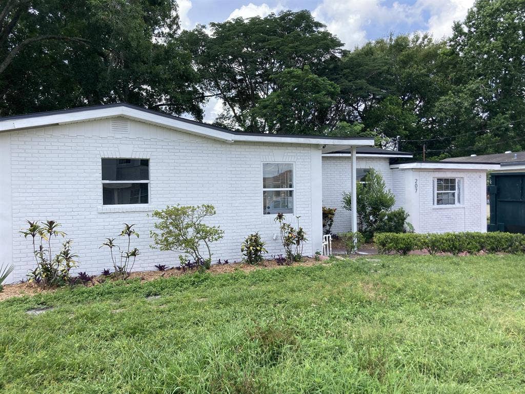 7 BR in Lakeland