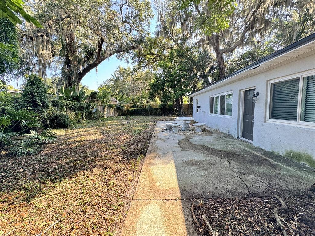 6 BR in Jacksonville