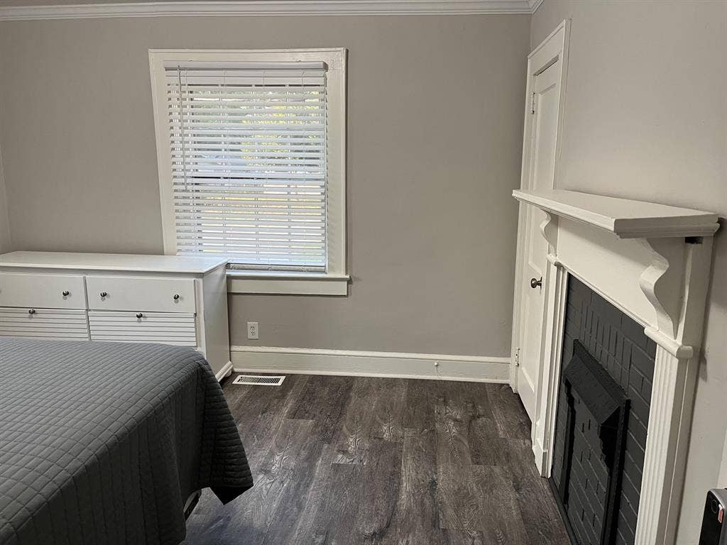 4 BR in Forest Park