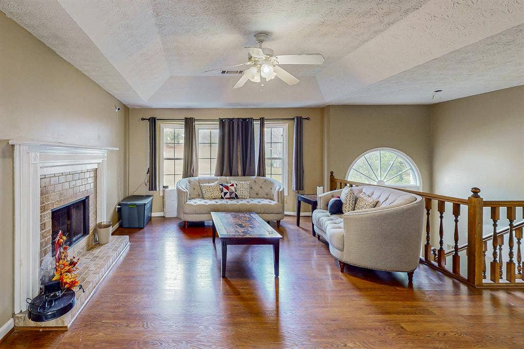 8 BR in Lawrenceville