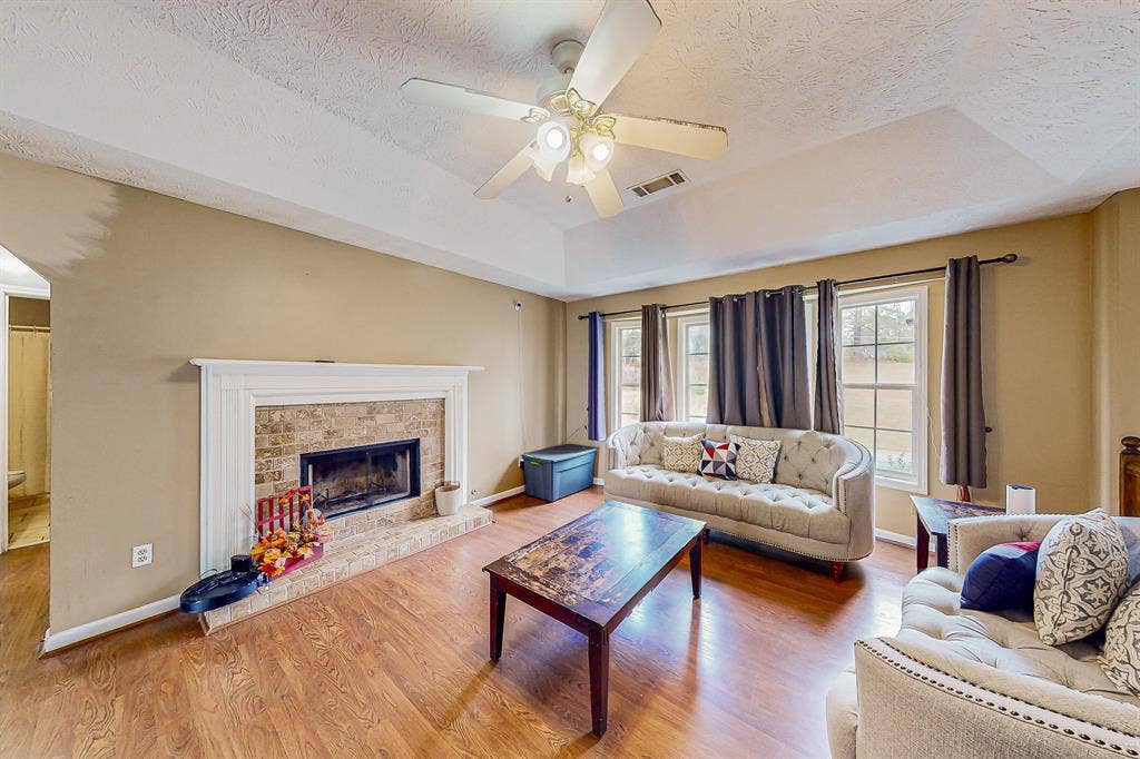 8 BR in Lawrenceville