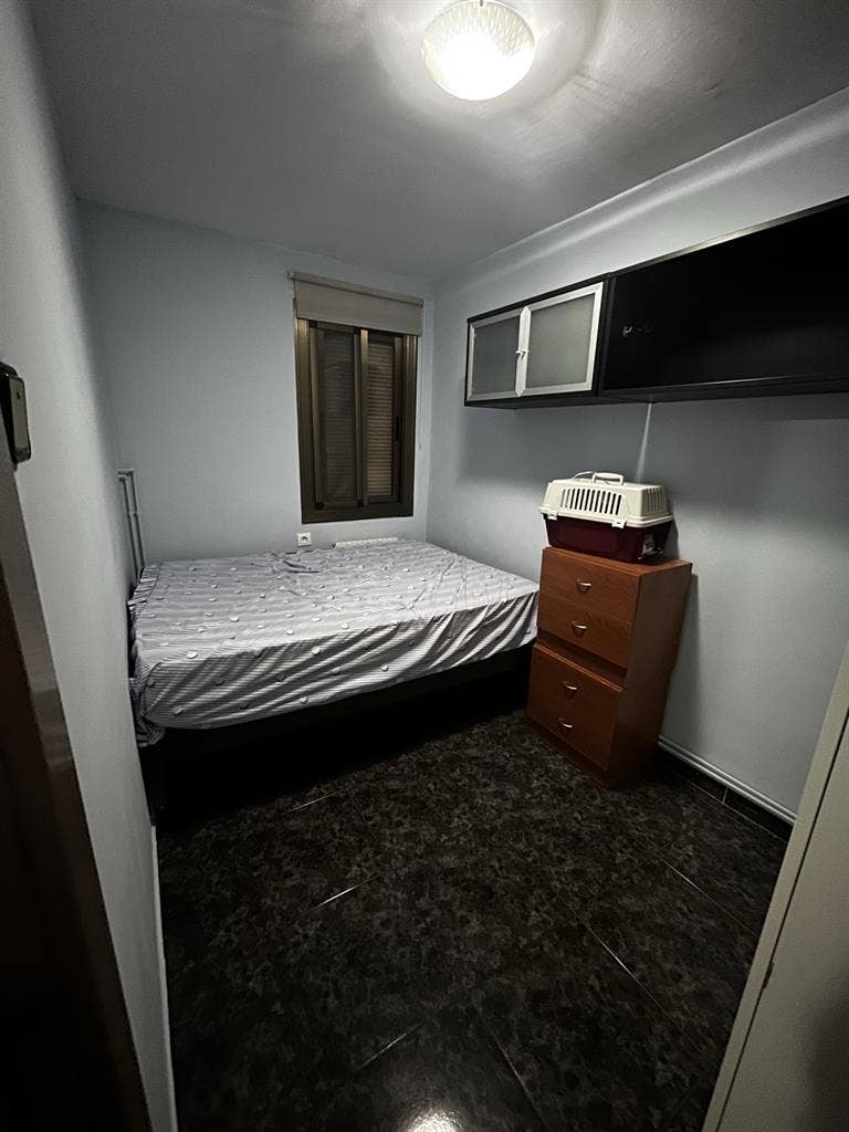 Habitación amueblada