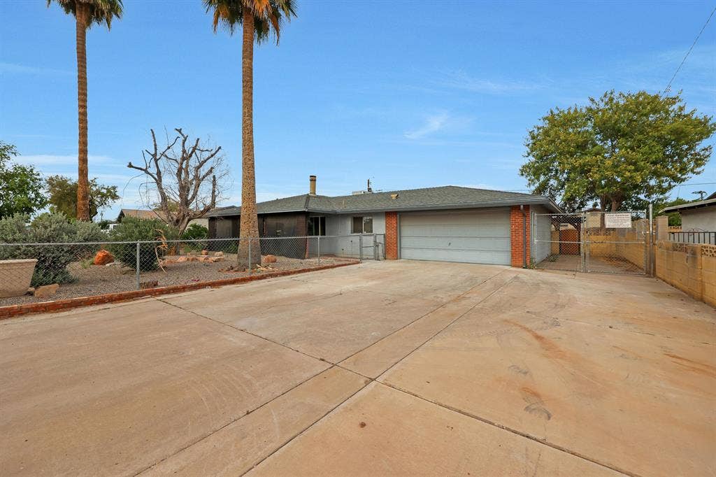 9 BR in Phoenix
