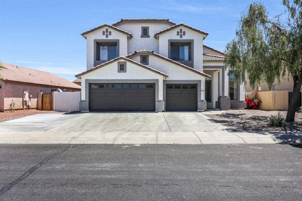 6 BR in Phoenix