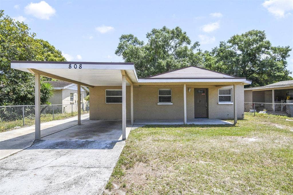 6 BR in Auburndale