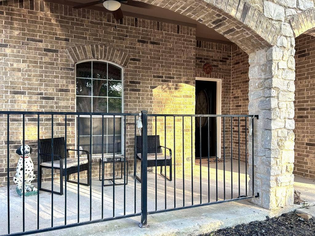 8 BR in Crowley