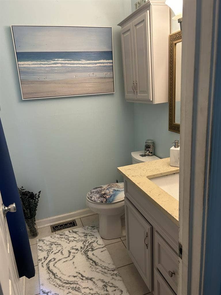 Looking for female roommate 4 room