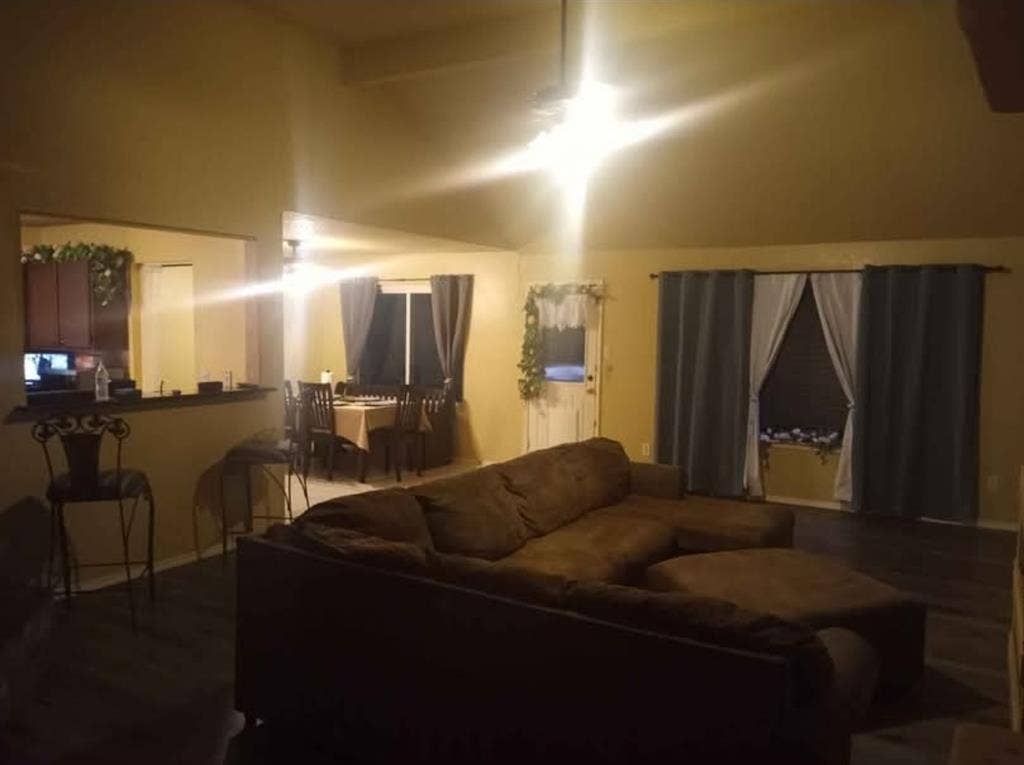 Decent size room available $.