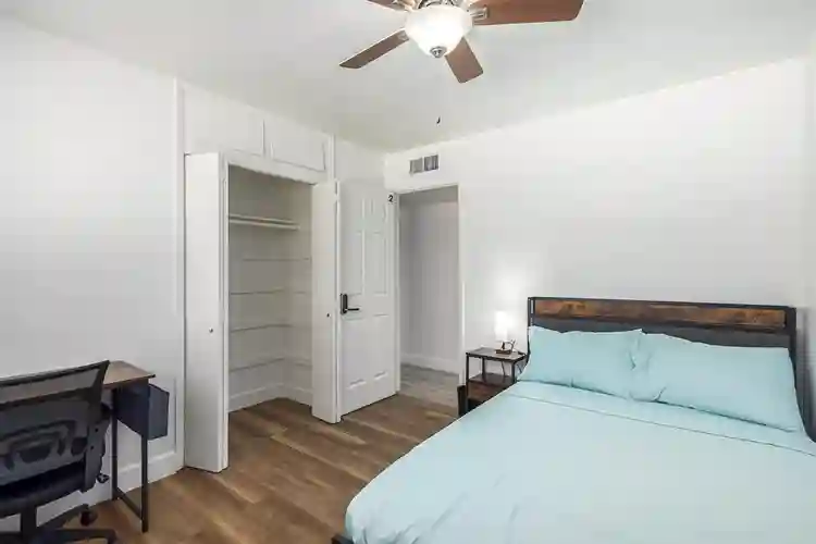 8 BR in Phoenix