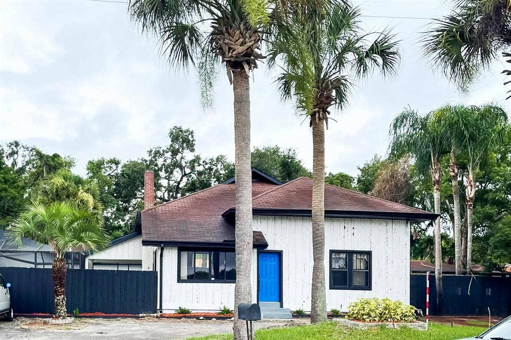 6 BR in Winter Haven