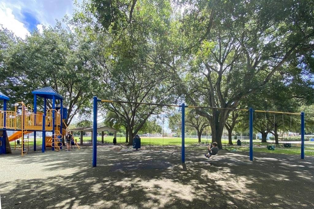 6 BR in Winter Haven