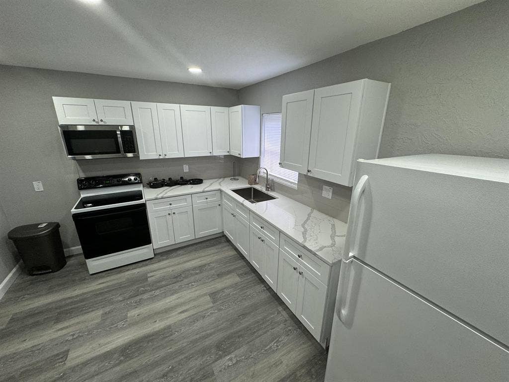 4 BR in St. Petersburg