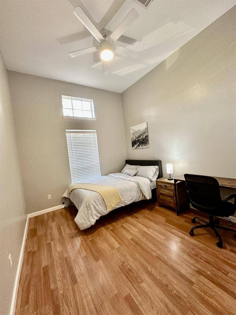 8 BR in Richmond
