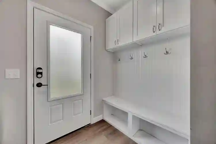 8 BR in St. Petersburg