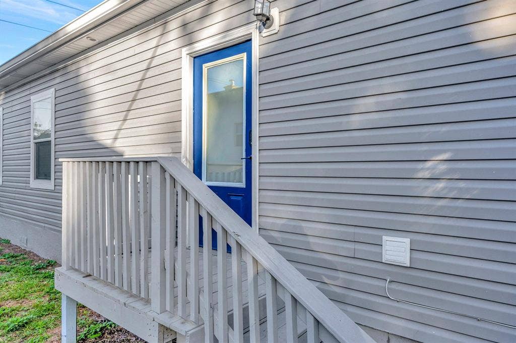 8 BR in St. Petersburg