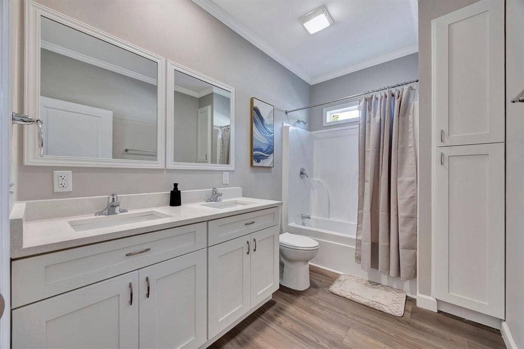 8 BR in St. Petersburg