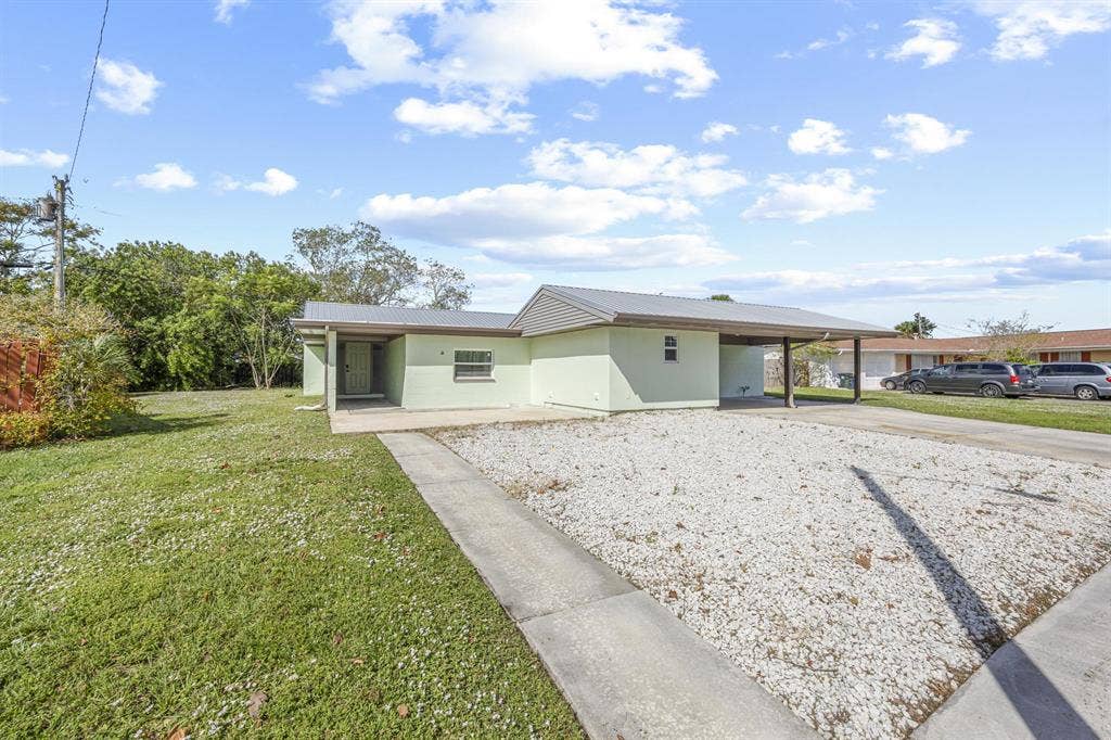 8 BR in Rockledge