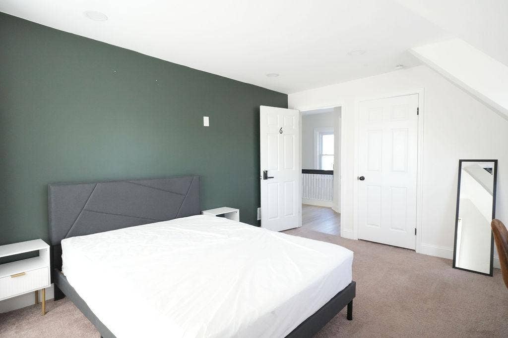 6 BR in Philadelphia