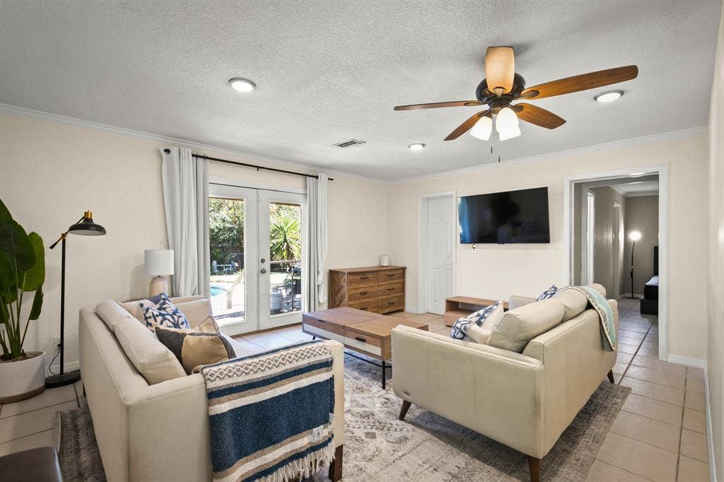 6 BR in Jacksonville