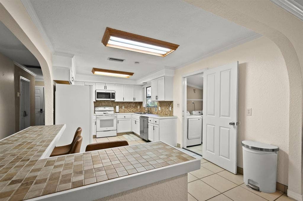 6 BR in Jacksonville